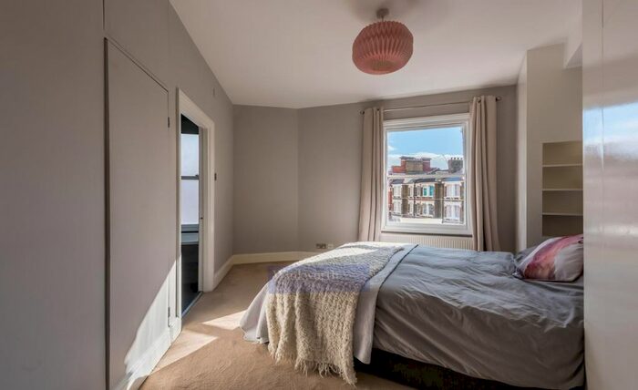 1 Bedroom Property To Rent In Austral Street, London, SE11