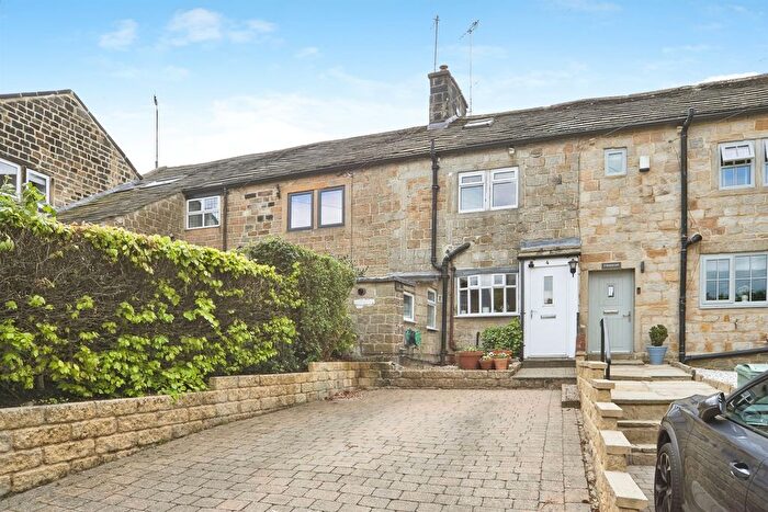 3 Bedroom Terraced House For Sale In Stoneycroft, Rawdon, Leeds, LS19
