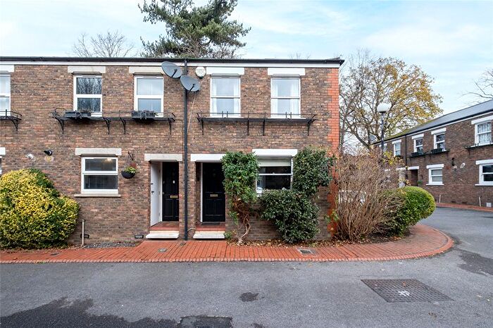 2 Bedroom End Terrace House For Sale In Chestnut Close, London, SW16