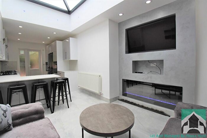 7 Bedroom Terraced House To Rent In Teignmouth Road, Birmingham, B29