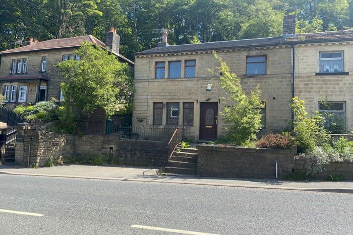 3 Bedroom Semi-Detached House To Rent In Halifax Road, Keighley BD21