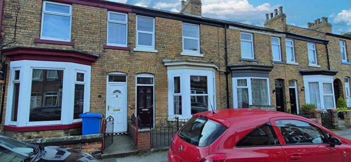 3 Bedroom Terraced House For Sale In Oak Road, Scarborough, YO12