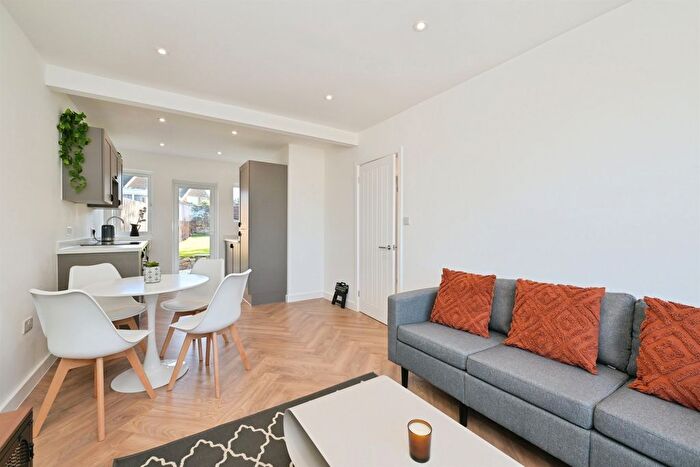 2 Bedroom Semi-Detached House For Sale In The Avenue, Northampton, NN2