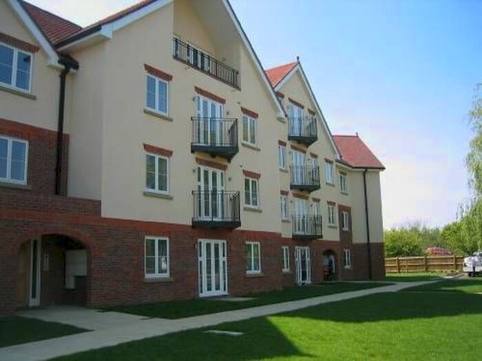 1 Bedroom Flat To Rent In Datchet Road, Horton, Slough, SL3