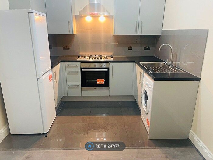 3 Bedroom Flat To Rent In Merton High Street, London, SW19