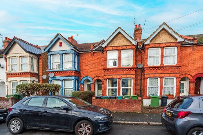 1 Bedroom Maisonette To Rent In Kensington Avenue, Watford, Hertfordshire, WD18