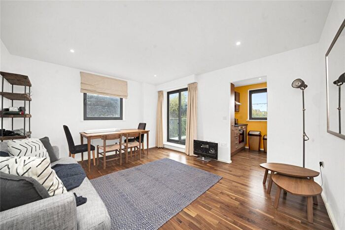 2 Bedroom Flat To Rent In Davenport Street, London, E1