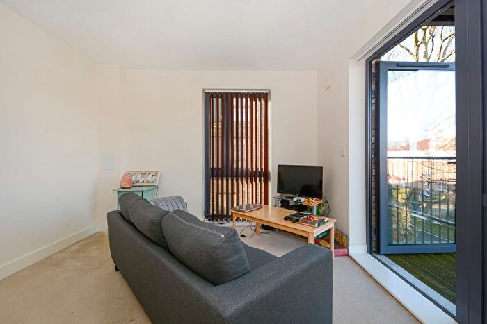 2 Bedroom Flat For Sale In Fisher Close, London, SE16