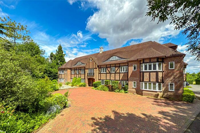 2 Bedroom Apartment For Sale In Highfield Lane, Tyttenhanger, St. Albans, Hertfordshire, AL4