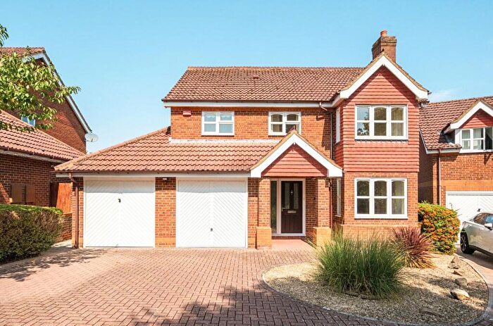4 Bedroom Detached House For Sale In Barnfield Rise, Andover, SP10