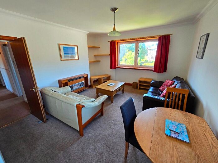 3 Bedroom Flat To Rent In Willowbank Road, City Centre, Aberdeen, AB11