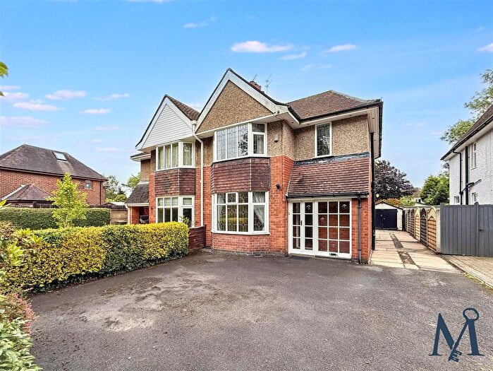 3 Bedroom Semi Detached House For Sale In Meadow Lane, Coalville, LE67