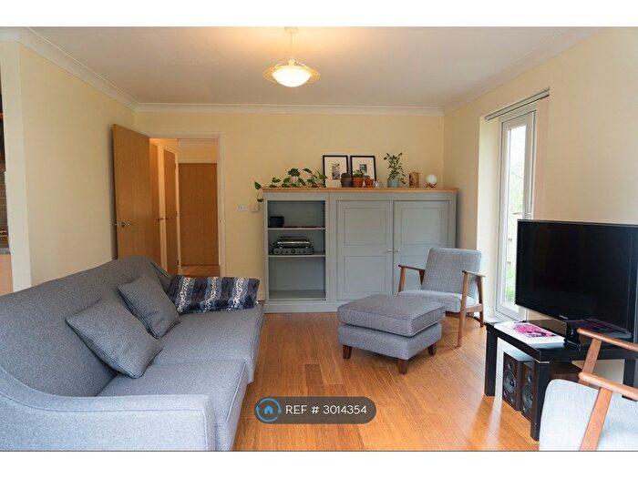 2 Bedroom Bungalow To Rent In Eaton Gate, Kidlington, OX5