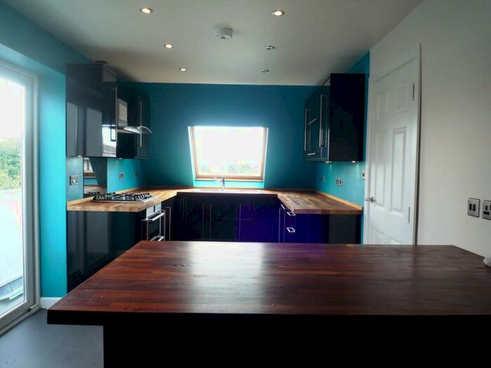 3 Bedroom Flat To Rent In Rhoose Road, Rhoose, Vale Of Glamorgan, CF62