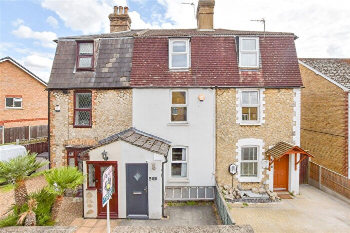 3 Bedroom Terraced House For Sale In Hartnup Street, Maidstone, Kent, ME16