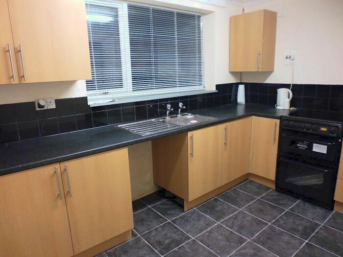 2 Bedroom Flat To Rent In Queen Elizabeth Way, Telford, Malinslee, TF3
