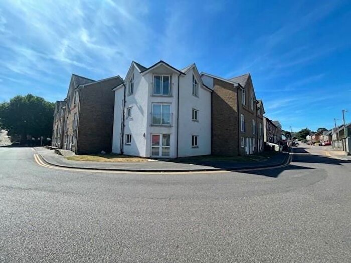 2 Bedroom Flat To Rent In Primrose Road, Dover, CT17