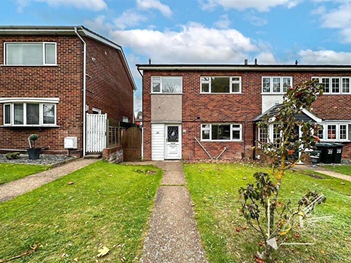 3 Bedroom End Of Terrace House To Rent In Nickleby Road, Gravesend, DA12
