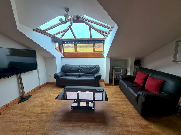 1 Bedroom Maisonette To Rent In Maddacombe Road, Newton Abbot, TQ12