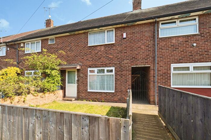 2 Bedroom Terraced House For Sale In Waveney Road, Hull, HU8