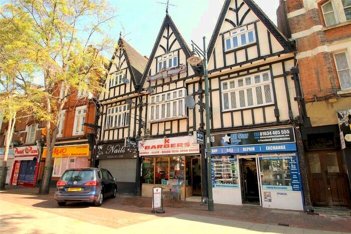 2 Bedroom Property To Rent In High Street, Chatham, Kent, ME4