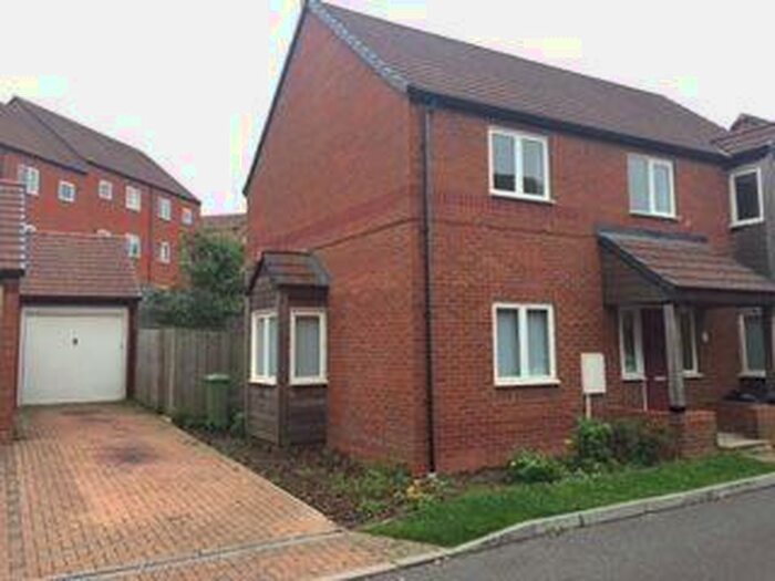 4 Bedroom Detached House To Rent In Townsland Crescent, Wolverton, MK12