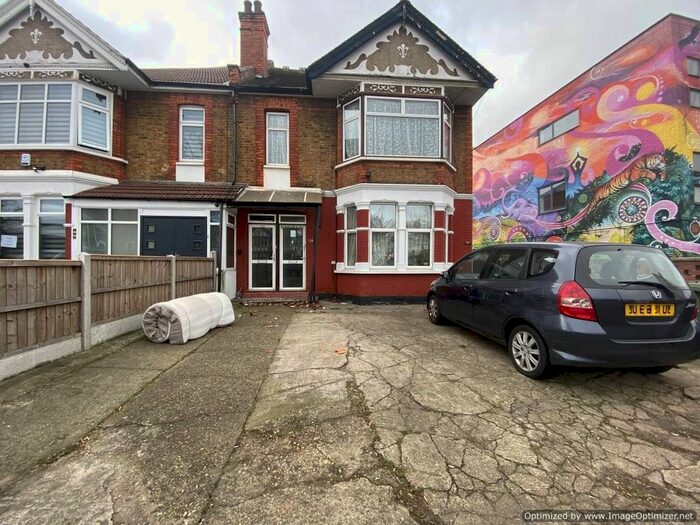 2 Bedroom Maisonette To Rent In Ealing Road, Wembley HA0