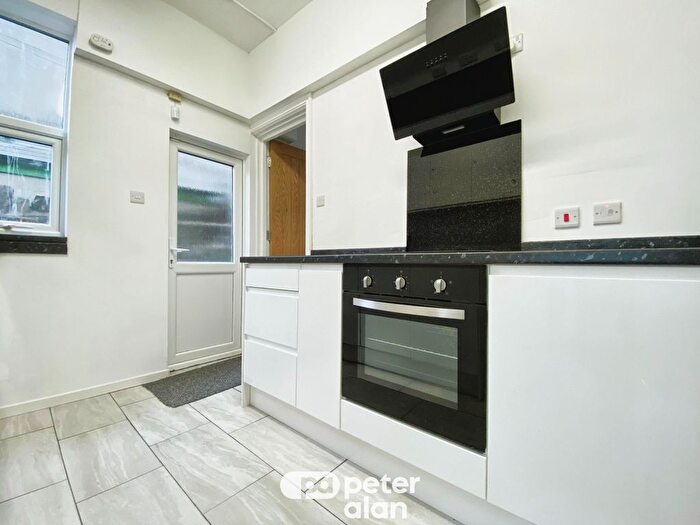 2 Bedroom Property To Rent In Newport Road, Roath, Cardiff, CF24