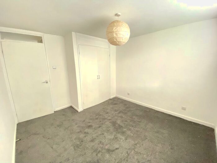 2 Bedroom Flat To Rent In Harboro Court, Harboro Road, Sale, M33