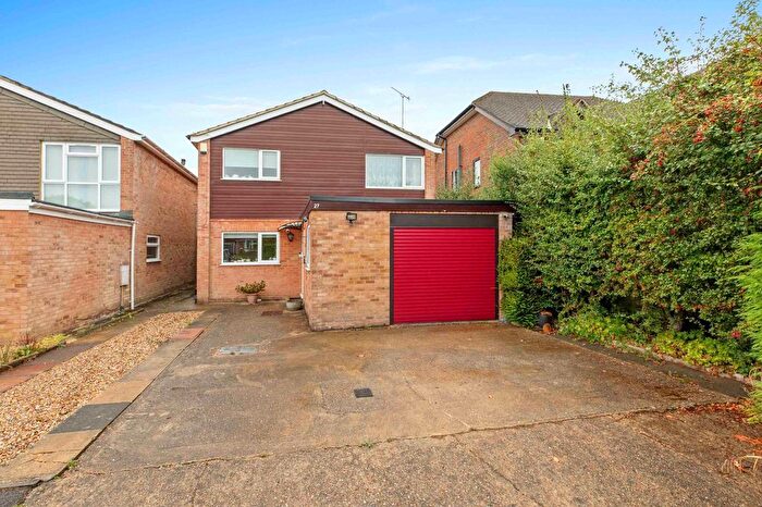 3 Bedroom Detached House For Sale In Chilton Close, Penn, HP10