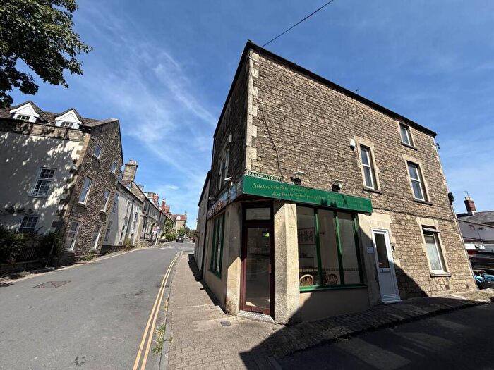 3 Bedroom Flat To Rent In Vallis Way, Frome, Somerset, BA11