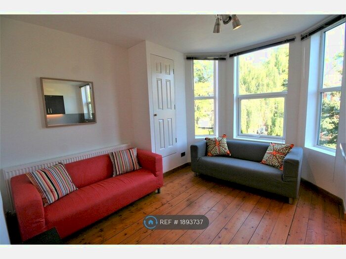 3 Bedroom Flat To Rent In Old Lansdowne Road, Manchester, M20