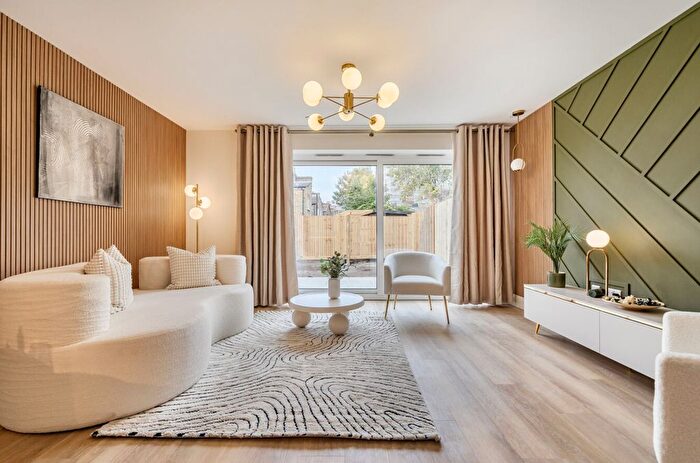 2 Bedroom Property For Sale In Peckham, SE15