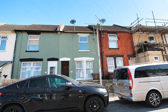 3 Bedroom Terraced House To Rent In Edinburgh Road, Chatham, Kent, ME4