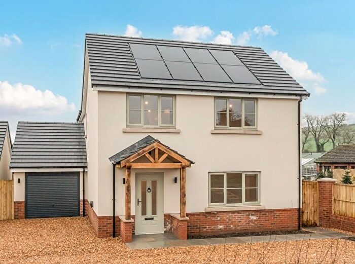 4 Bedroom Detached House For Sale In Fiddington Hill, Market Lavington, SN10