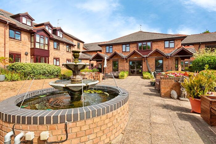 1 Bedroom Flat For Sale In St Christophers Gardens, Ascot, SL5