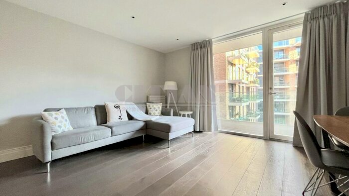 2 Bedroom Flat To Rent In Hamond Court, Queenshurst Square, KT2