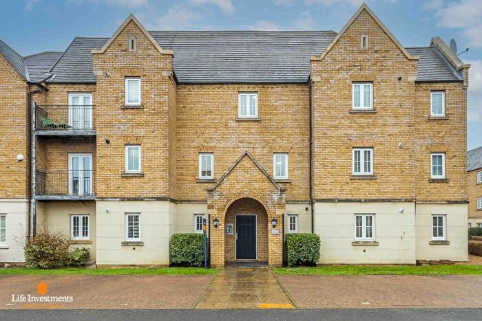 2 Bedroom Flat For Sale In Nightingale Gardens, Rugby, Warwickshire, CV23