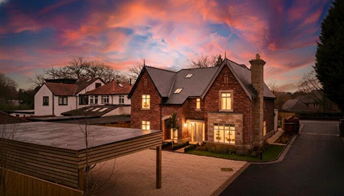 4 Bedroom Semi Detached House For Sale In , Adlington Road, SK9