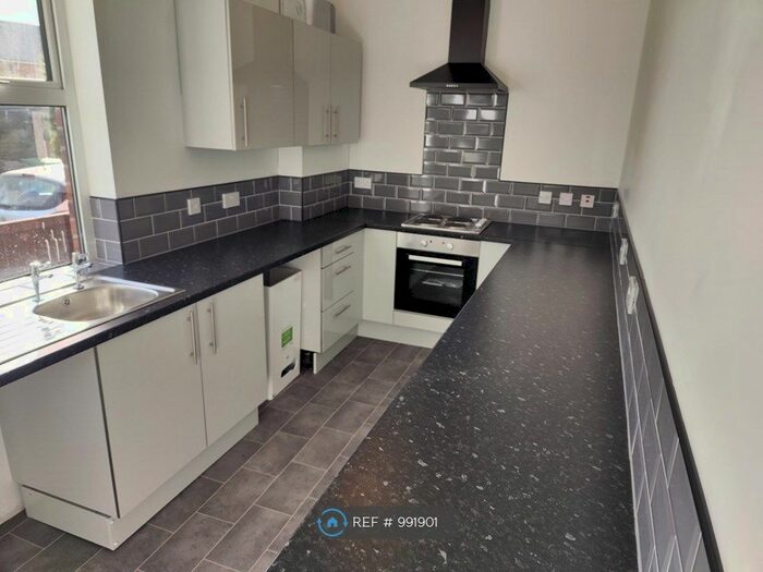 4 Bedroom Terraced House To Rent In Bradford Road, East Ardsley, Wakefield, WF3