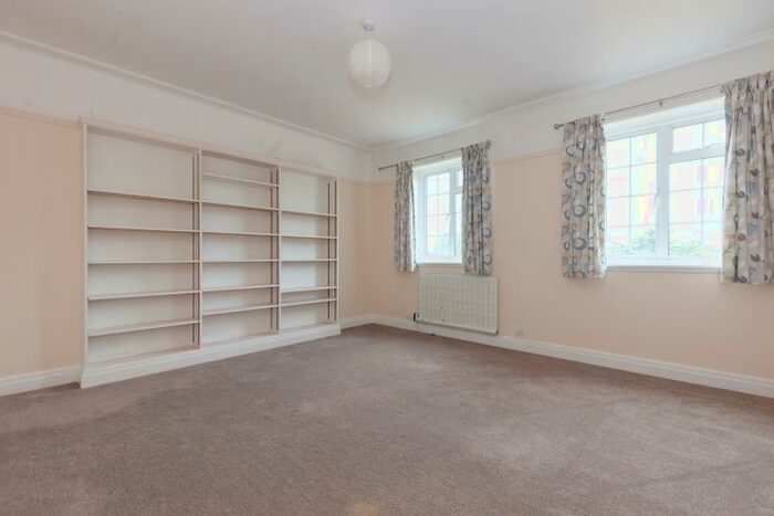 2 Bedroom Apartment To Rent In Woodstock Close, Oxford, OX2