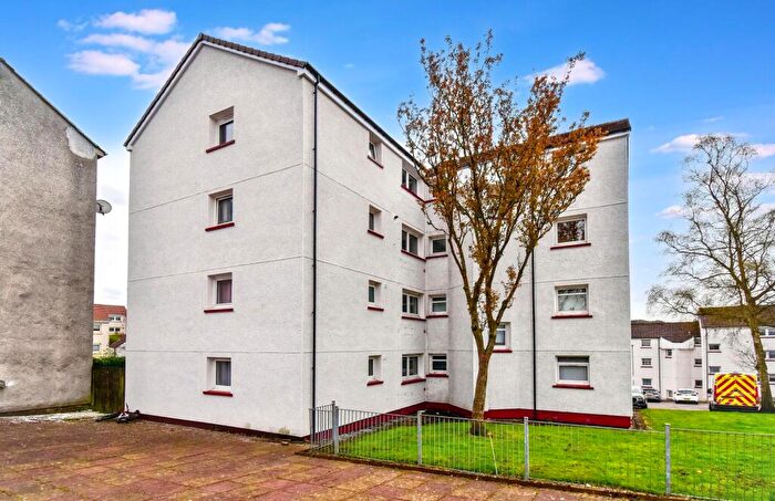 3 Bedroom Maisonette To Rent In Howe Road, Kilsyth, G65