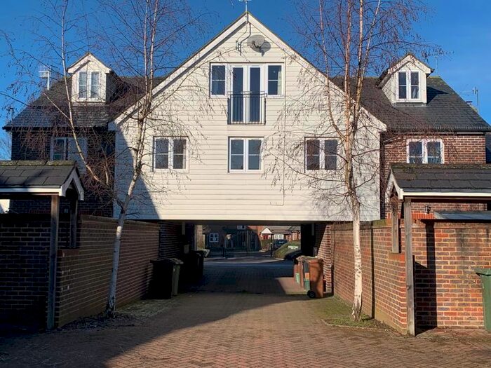 2 Bedroom Property To Rent In Commercial Road, Paddock Wood, Tonbridge, TN12