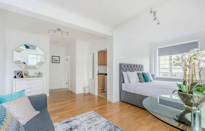 Studio To Rent In Warren Court, Euston Road, Fitzrovia, NW1