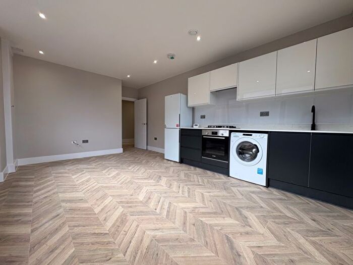 1 Bedroom Flat To Rent In Fishponds Road, Wokingham, RG41