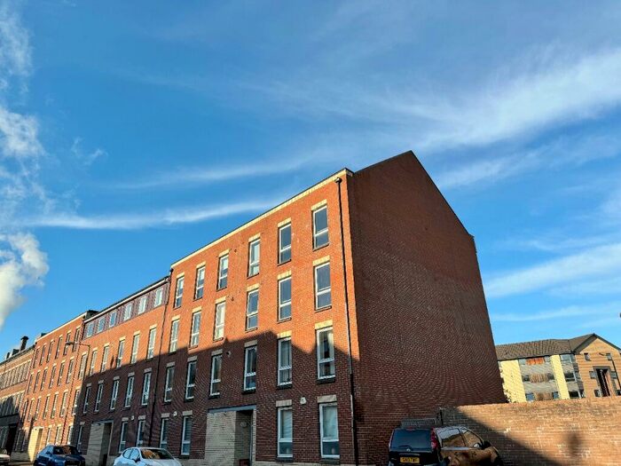 2 Bedroom Flat To Rent In McPhail Street, Bridgeton, Glasgow, G40