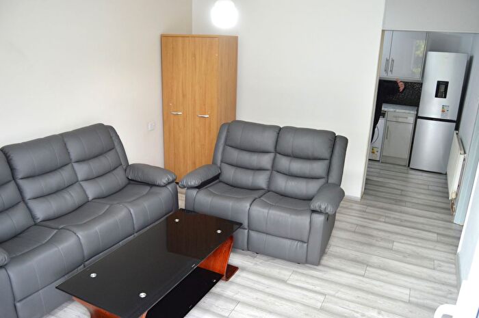 1 Bedroom Flat For Sale In Shotton Walk, Manchester, M14