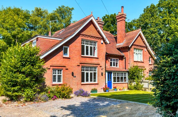 4 Bedroom Semi-Detached House For Sale In Waldron, Heathfield, TN21