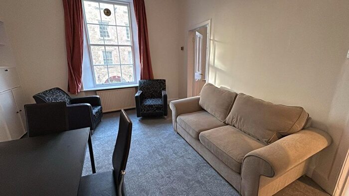 1 Bedroom Flat To Rent In Canongate, Edinburgh, Midlothian, EH8