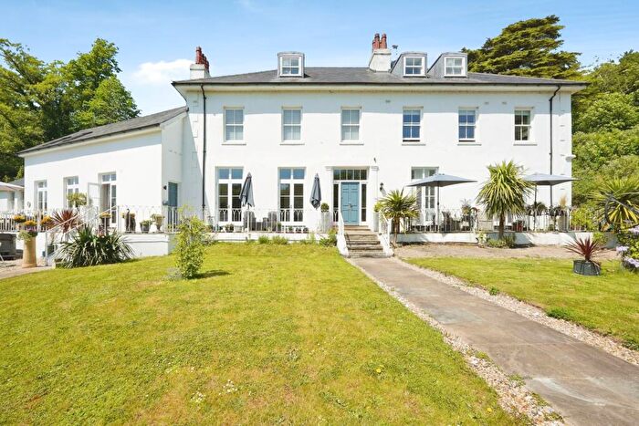 2 Bedroom Flat For Sale In Alkham Road, Temple Ewell, Dover, Kent, CT16